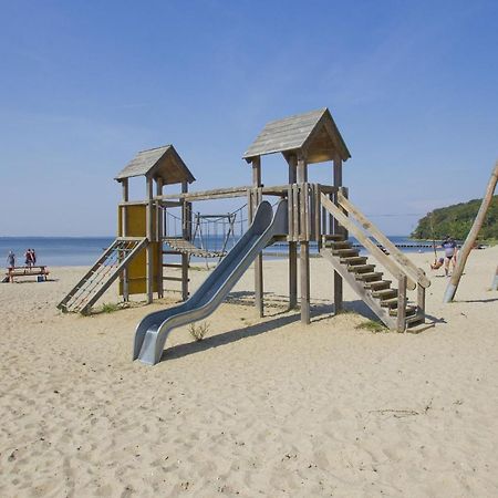 Ferienresidenz Zwei Bodden Fewo2-8 - Balkon, Sauna, Kamin Lietzow エクステリア 写真