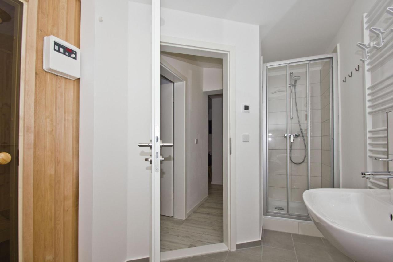 Ferienresidenz Zwei Bodden Fewo2-8 - Balkon, Sauna, Kamin Lietzow エクステリア 写真