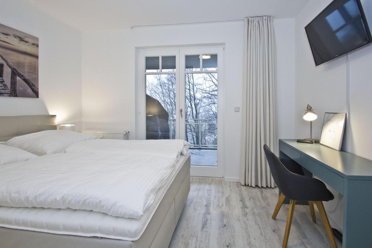 Ferienresidenz Zwei Bodden Fewo2-8 - Balkon, Sauna, Kamin Lietzow エクステリア 写真