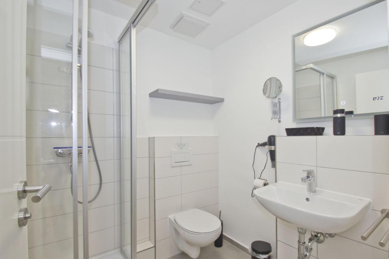 Ferienresidenz Zwei Bodden Fewo2-8 - Balkon, Sauna, Kamin Lietzow 部屋 写真